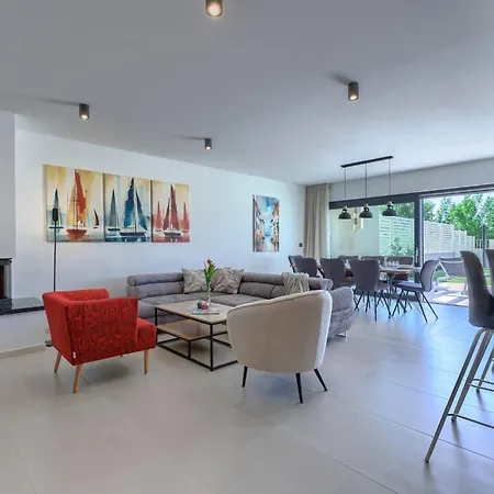 بيت للعطل Avona By Interhome *