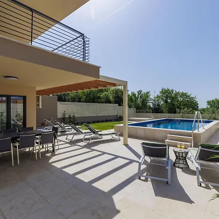 Avona By Interhome